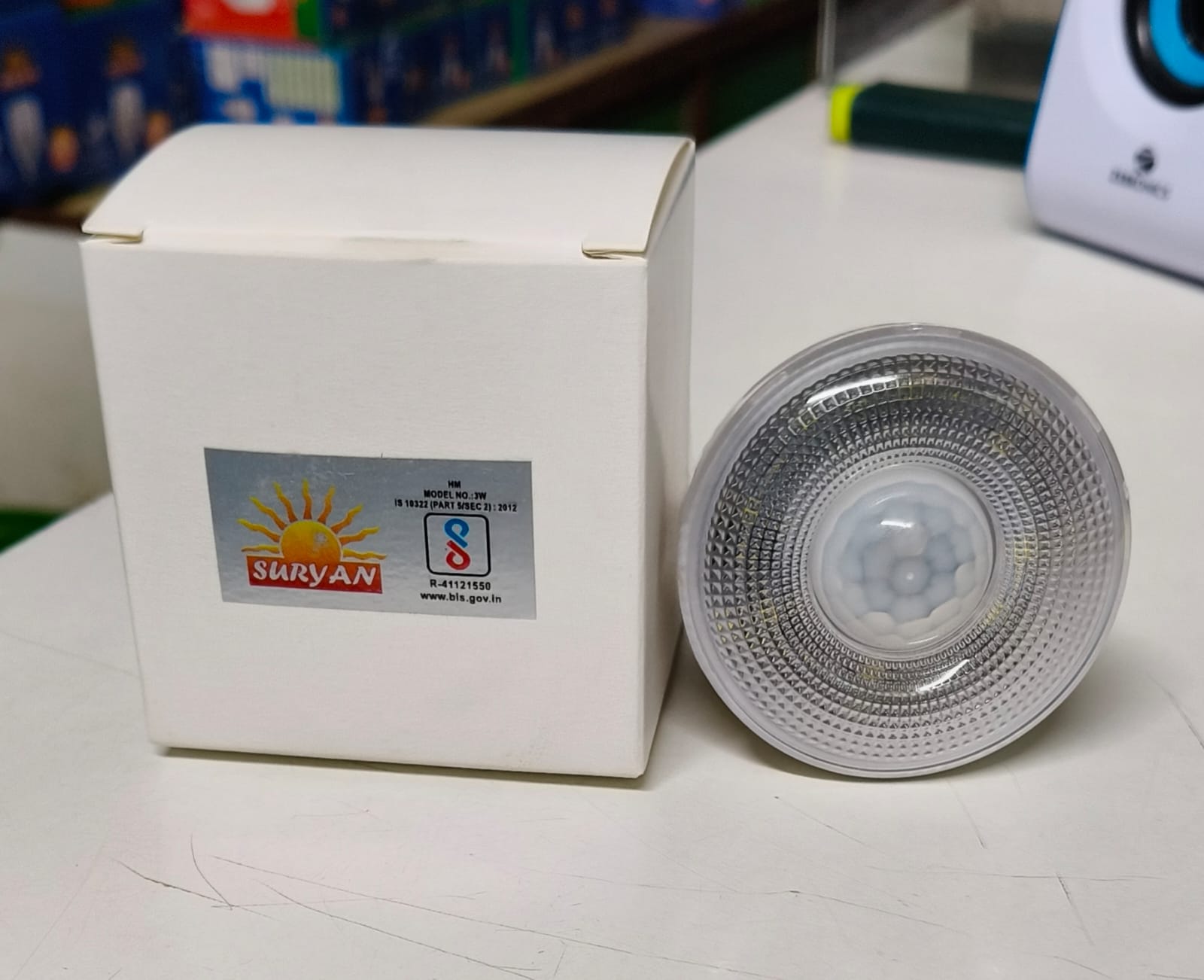 3w-led-plug-in-sensor-bulb